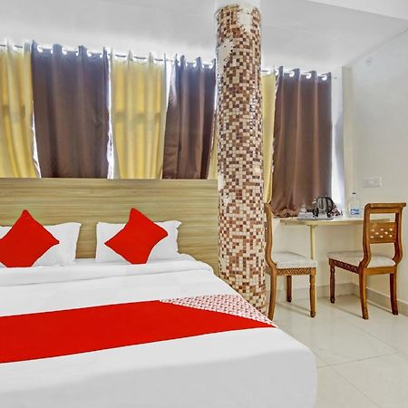 Oyo Flagship 80772 Hotel The Grand Rdc Ghaziabad Exterior photo