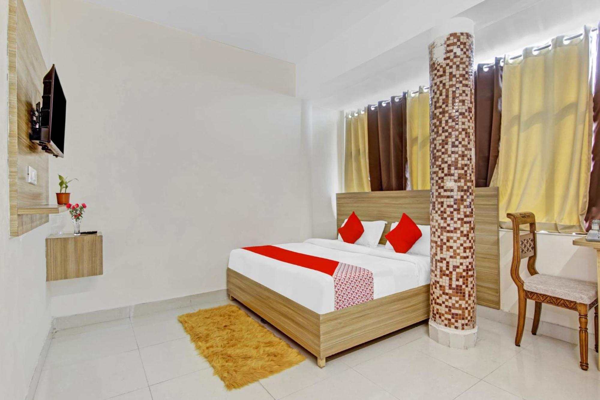 Oyo Flagship 80772 Hotel The Grand Rdc Ghaziabad Exterior photo