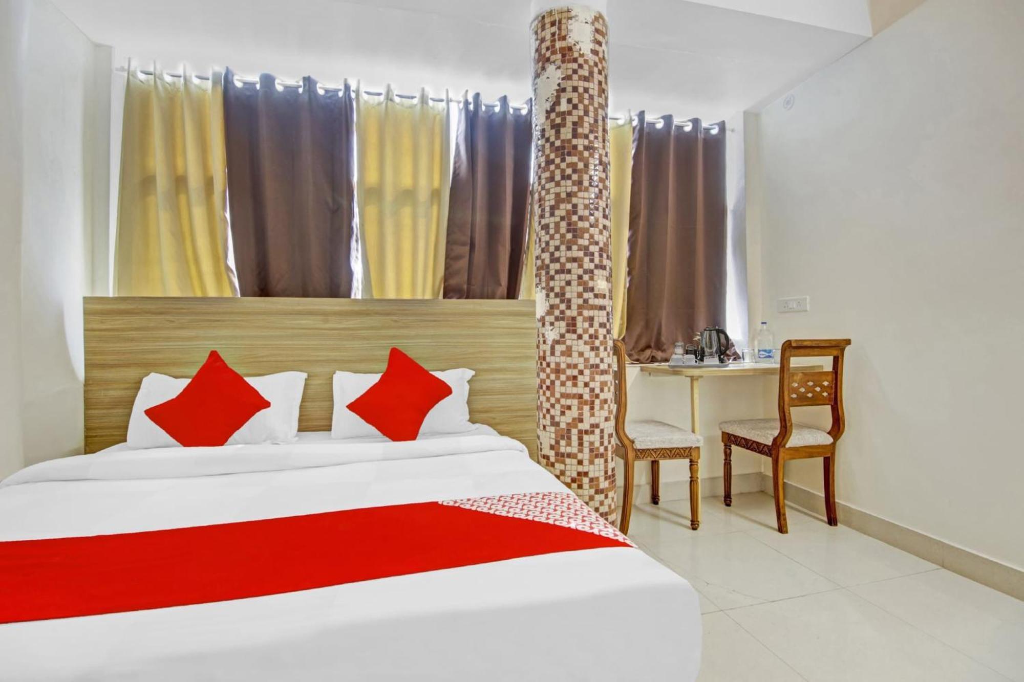 Oyo Flagship 80772 Hotel The Grand Rdc Ghaziabad Exterior photo